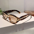 Retro Cat-Eye Y2K Sonnenbrille mit Schildpatt-Rahmen und goldenen Metallakzenten - Leopard-Rahmen Braune Verlaufsgläser