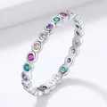 Minimalistischer S925 Sterling Silber Regenbogenring mit bunten Zirkonia Edelsteinen - US 9 / Platiniert