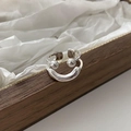 J3520 Smiley Minimalista Abierto