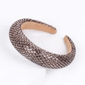 Cerchietto imbottito barocco con strass grigi scintillanti su supporto bianco - Grigio