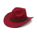 Dettaglio cappello cowboy in lana rossa con fascia in pelle e fibbia metallica retrò - M (56-58cm) / Borgogna