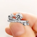 Franse luxe ring met planeetbaanontwerp met sprankelende diamant en pavé-banden - US 6 / Witgoud