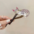 Pince à cheveux chat en acrylique avec texture marbrée grise et blanche et détails rouges - Barrette à cheveux chat