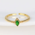 Makroaufnahme: Vintage Goldring mit grünem Stein im Marquise-Schliff und Kordel-Design - Vintage Twist Grüner Marquise Gold-Stil (Stil 2 Gold)
