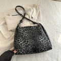 Borsa tote capiente con stampa leopardata e tracolla con nodo decorativo elegante - Nero