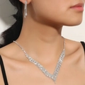 Parure bijoux de mariage argentée avec collier en strass étincelants et boucles d'oreilles - Ensemble Collier + Boucles d'Oreilles / Argent (DTN10026312S)