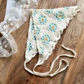 Handmade crochet floral triangle headscarf in beige with blue sunflower patterns - Blue Daisy