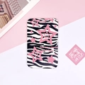 Cartoon Ausweishülle mit Zebrastreifen und rosa Sternen sowie positivem Spruch - Zebra Stern (Kein Zubehör)