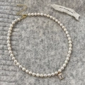 Dettaglio collana di perle barocche con pendente rettangolare in zircone rosa e chiusura - Taglio a Gradini / Collana di Perle con Zirconia Quadrata Dorata
