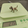 Figurine de chien vintage en laiton pour décoration pesant 21,5 g sur balance - Chien à grande bouche