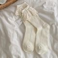 Calcetines media pantorrilla blanco crema con encaje delicato y lazo estilo ballet - Talla única / Blanco