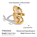 Dettaglio macro dell'anello in acciaio inossidabile placcato oro 18K con pietre di zircone - Stile con Doppio Zircone a Pera (YYR025424) / Diametro Interno 1,64 cm