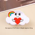 Weiße Cartoon-Wolken-Haarklammer mit Regenbogen und rotem Herz für Damen - Herz Regenbogen Wolke