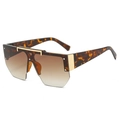 Fashionable oversized tortoiseshell sunglasses with brown gradient lenses and gold bar detail - Leopard Frame Gradient Tea Lens