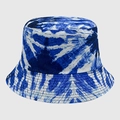 Cappello da pescatore tie-dye blu e bianco con motivo marmorizzato e tesa cucita - M (56-58cm) / Marmo Blu Bianco (32)