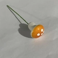 Mini oranje schuimpaddestoel met witte stippen en groene draad voor bonsai - Oranje