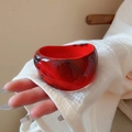 Bracelet jonc large en résine à ondes minimalistes avec texture marbrée rouge - Style de texture de lavis d'encre rouge / Rouge