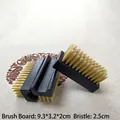 Set di due spazzole per pulizia nere con setole beige e impugnature antiscivolo - Stile a Manico in Plastica Nera (A-127)