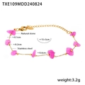 Dettaglio del bracciale artigianale in pietra naturale rosa con chiusura in acciaio inox - Bracciale / Rosa