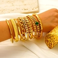 Set di bracciali impilabili in acciaio inossidabile dorato con pietre verdi - Set da 8 pezzi color oro con pietra verde