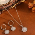 Zilveren roestvrijstalen sieradenset met schelp- en zeesterhangers en pavé-details - Zilveren Schelp Wit Zirkonia Zeester Set