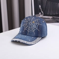 Casquette de baseball en jean bleu foncé avec motif toile d'araignée en strass brillants - Taille unique / Bleu foncé