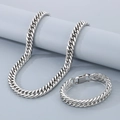 Dettaglio della collana e del bracciale a catena cubana in acciaio inossidabile lucido - Bracciale 22cm / Argento Taglio Piatto (Larghezza 12mm)