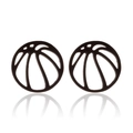 Macro di orecchini a lobo neri a forma di basket traforato con riflesso a specchio - Nero Opaco