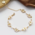Adjustable gold bracelet with white daisy enamel flowers and pearls for women - Alloy/Enamel/Faux Pearl
