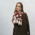 Sciarpa invernale in maglia a rombi rossi e bianchi con etichetta di design - Rosso & Bianco