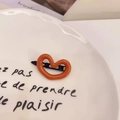 Pince à cheveux cœur minimaliste de couleur rouge-orange avec finition brillante - Orange