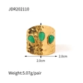 Detail of gold textured ring with three green stones and size dimensions info - Gold Hammered Style With 3 Green Stones (JDR202110)