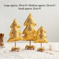 Lot de 3 sapins de Noël à paillettes dorées avec socle en bois et nœuds dorés - Ensemble de 3 Sapins de Noël / Arbre à paillettes dorées