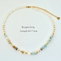 Collana di perle naturali e cristalli colorati con chiusura in acciaio inox dorato - Perline di Riso in Pietra Naturale Colorata (1183)