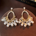 Vintage gold oval earrings with dazzling rhinestones and white pearl fringe tassels - Gold (925 Sterling Silver Pin)