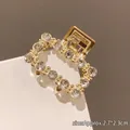 Piccola molletta per capelli quadrata in metallo dorato con strass 2.7*2.3cm - Strass Quadrato