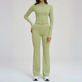 Tweeledige sage groene yogaset met ritsjack en flared legging met hoge tailleband - S / Bonengroen