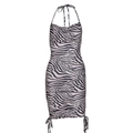 Detail des Kleides mit Zebramuster, Neckholder, seitlicher Raffung und enger Strickform - S / Zebraprint