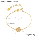 Gouden titanium stalen armband met vijfbladige bloemhanger bezet met zirkonia stenen - Bloem Hanger Armband / Gouden Armband