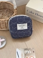 Custodia blu navy a scacchi con trapuntatura a cuore e cerniera in tessuto morbido di qualità - Borsa per assorbenti igienici / Blu