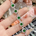 Macro di bracciale in argento con smeraldi quadrati e pavé di diamanti scintillanti - Stile Gemma Quadrata Con Halo (0098)
