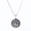 Collana vintage in acciaio inossidabile con pendente tondo a rilievo alce e foresta bianca - Argento (Solo Ciondolo)