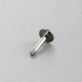 Zilveren titaniumstalen oorknopje met interne schroefdraad en een platte achterkant - 6mm Staaflengte / 1,2mm Dikke Staaf - Staalkleur