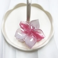 Gradient pink and white flower hair claw clip made of glossy acrylic resin - Pink (Transparent Five-petal Flower)