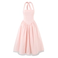Detail des rosa Neckholder-Ausschnitts und Bindedesigns am eleganten Kleid mit hoher Taille - XS / Rosa