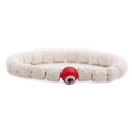 Weißes Lavastein-Armband mit einem roten Evil-Eye-Anhänger auf weißem Hintergrund - Weißer Lavastein Rotes Böser Blick