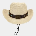 Détail d'un chapeau de cowboy en paille avec boucle tête de taureau et accents turquoise - Beige