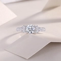 Macro detail of lab-grown diamond engagement ring with round brilliant cut in S925 silver - US Size 5 / 1ct Lab Grown Diamond