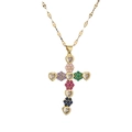 Collana con ciondolo a croce placcata oro con zirconi colorati a cuore e pietre rotonde - Croce di Zirconi Multicolore a Grappolo di Fiori a Cuore (CCN001569CX)