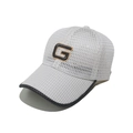 Detalle de gorra de béisbol con malla transpirable y parche bordado de la letra G - M (56-58cm) / Beige